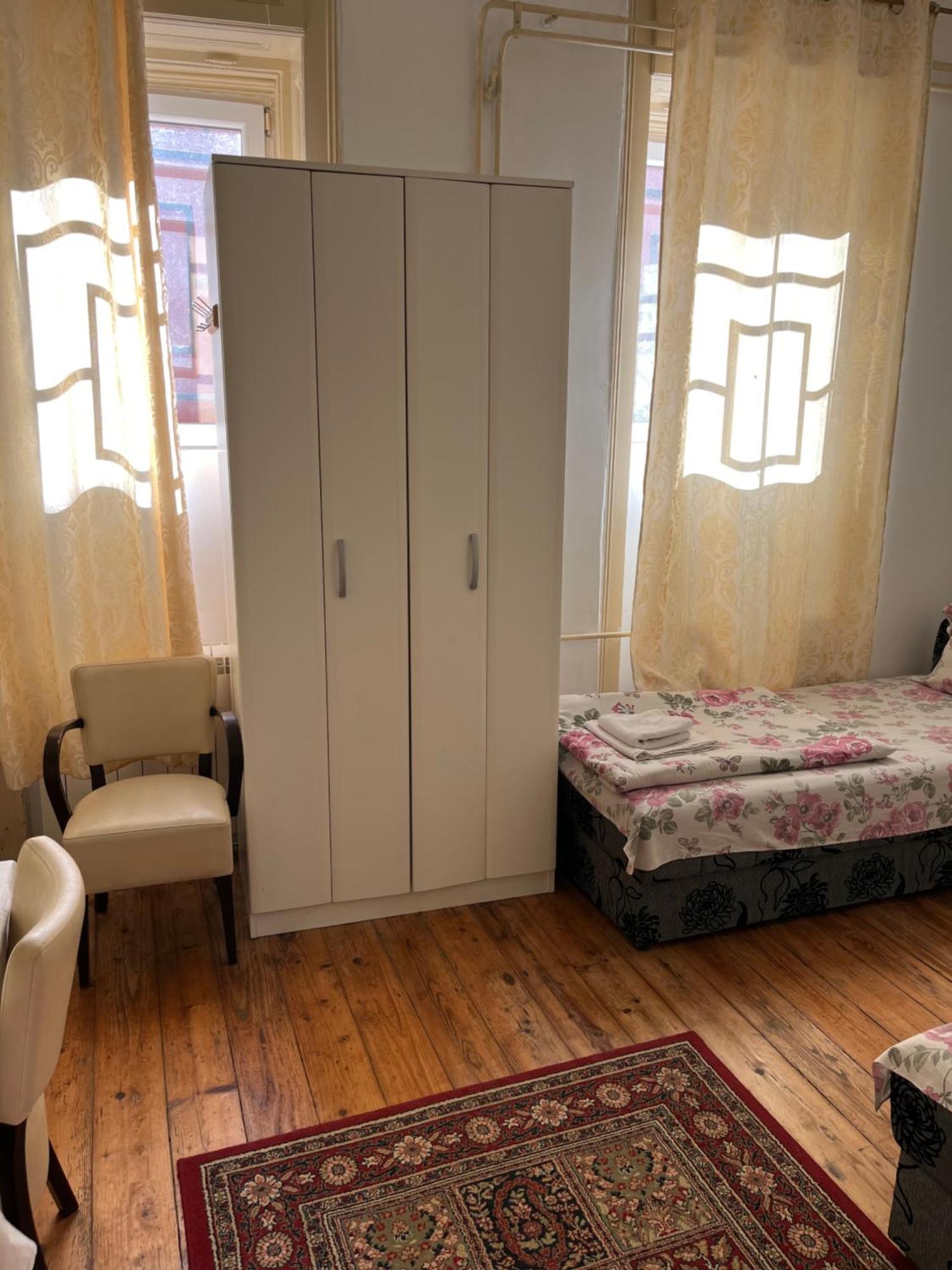 Sobe Sa Sopstvenim Kupatilom Private Rooms Bathroom In Center Novi Sad Exteriör bild