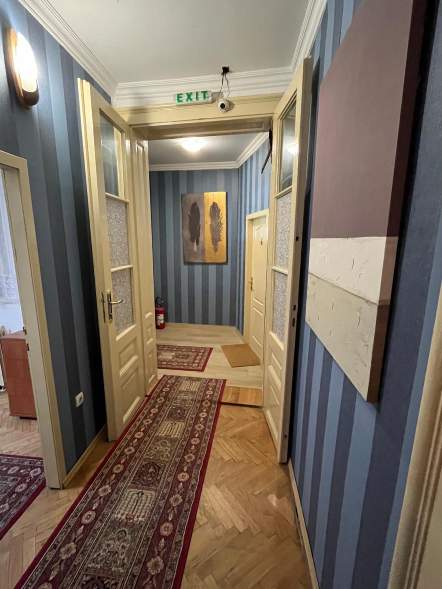 Sobe Sa Sopstvenim Kupatilom Private Rooms Bathroom In Center Novi Sad Exteriör bild