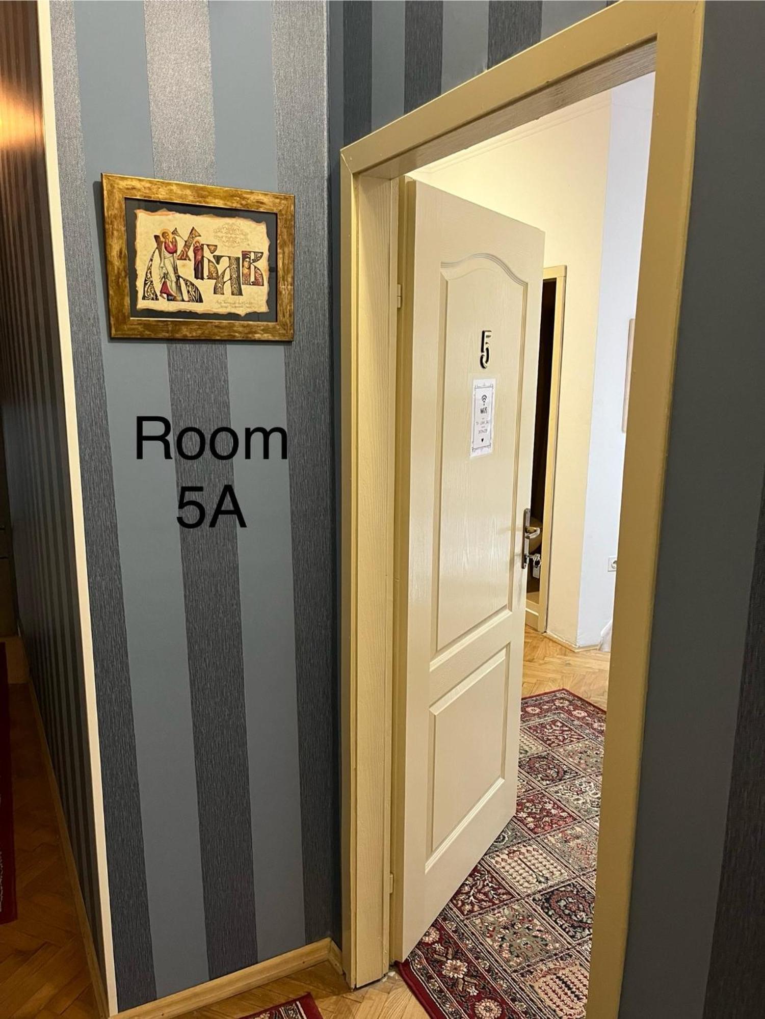 Sobe Sa Sopstvenim Kupatilom Private Rooms Bathroom In Center Novi Sad Exteriör bild